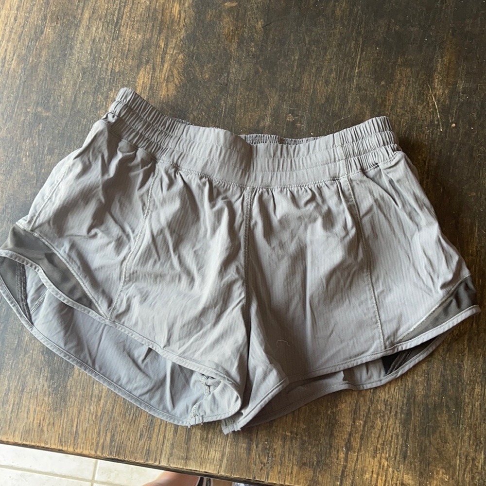 Lulu Lemon Hotty Hot Short II *2.5”